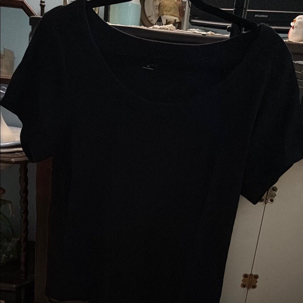 Old Navy Black Short Sleeve Tee